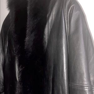 BEAUTIFUL, great condition leather, fur collar